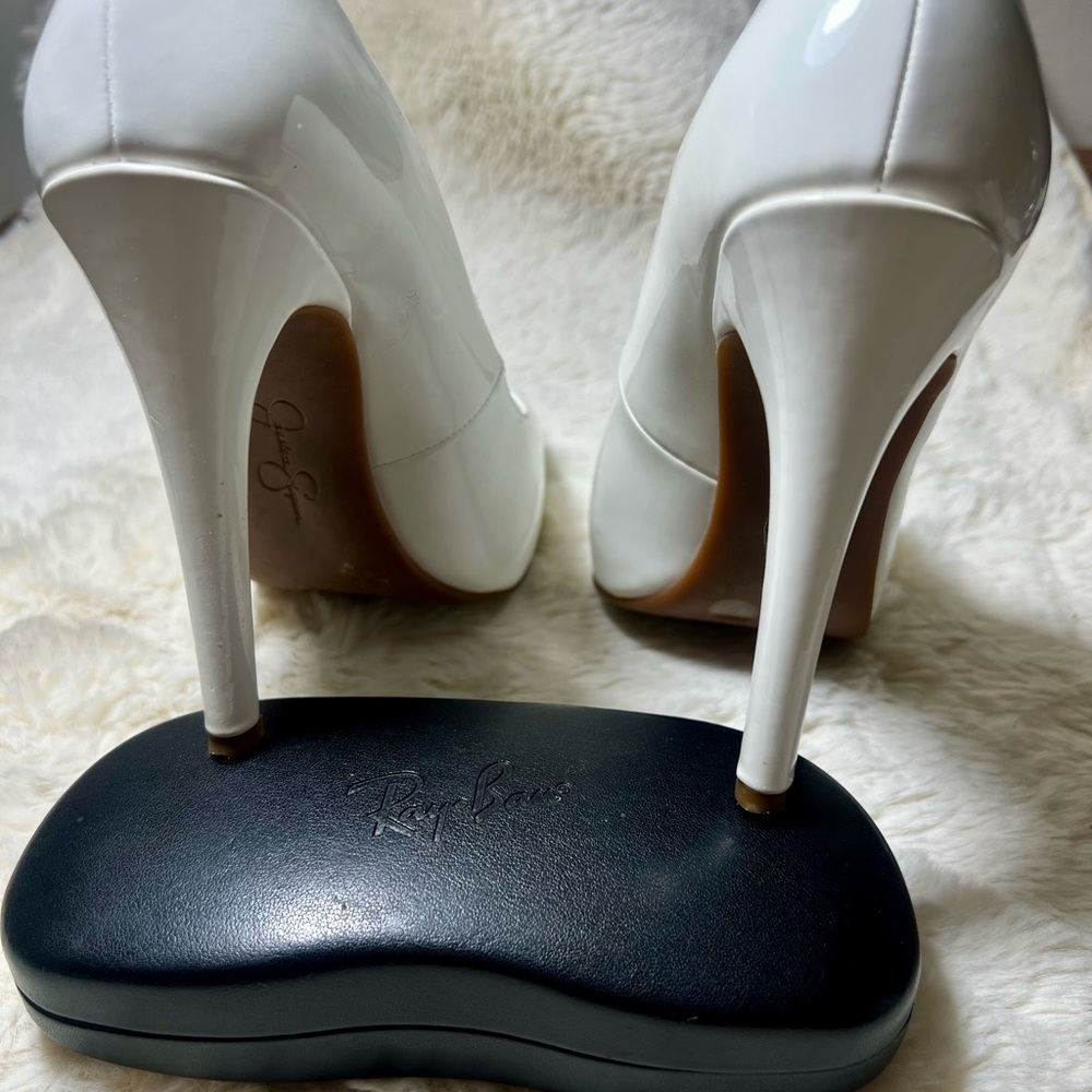 Jessica Simpson Classic White Heels - Picture 3 of 4